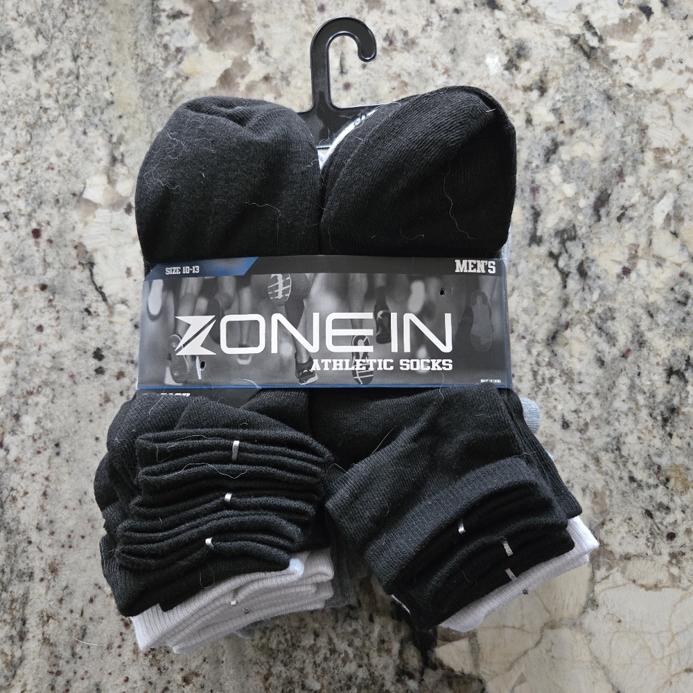 Zone-In Men's Black and White Athletic Socks